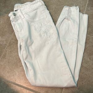 White skinny jeans